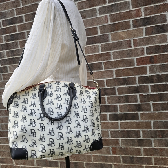 Dooney & Bourke 1975 Logo Satchel Cream Black Red Interior Shoulder Bag - Picture 4 of 14